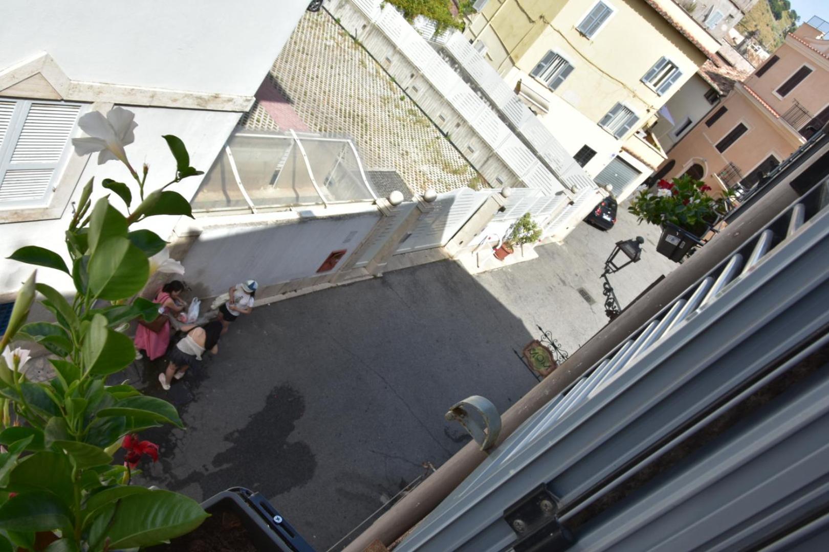 Mom Apartment Rooms&Suites Tivoli Exterior photo